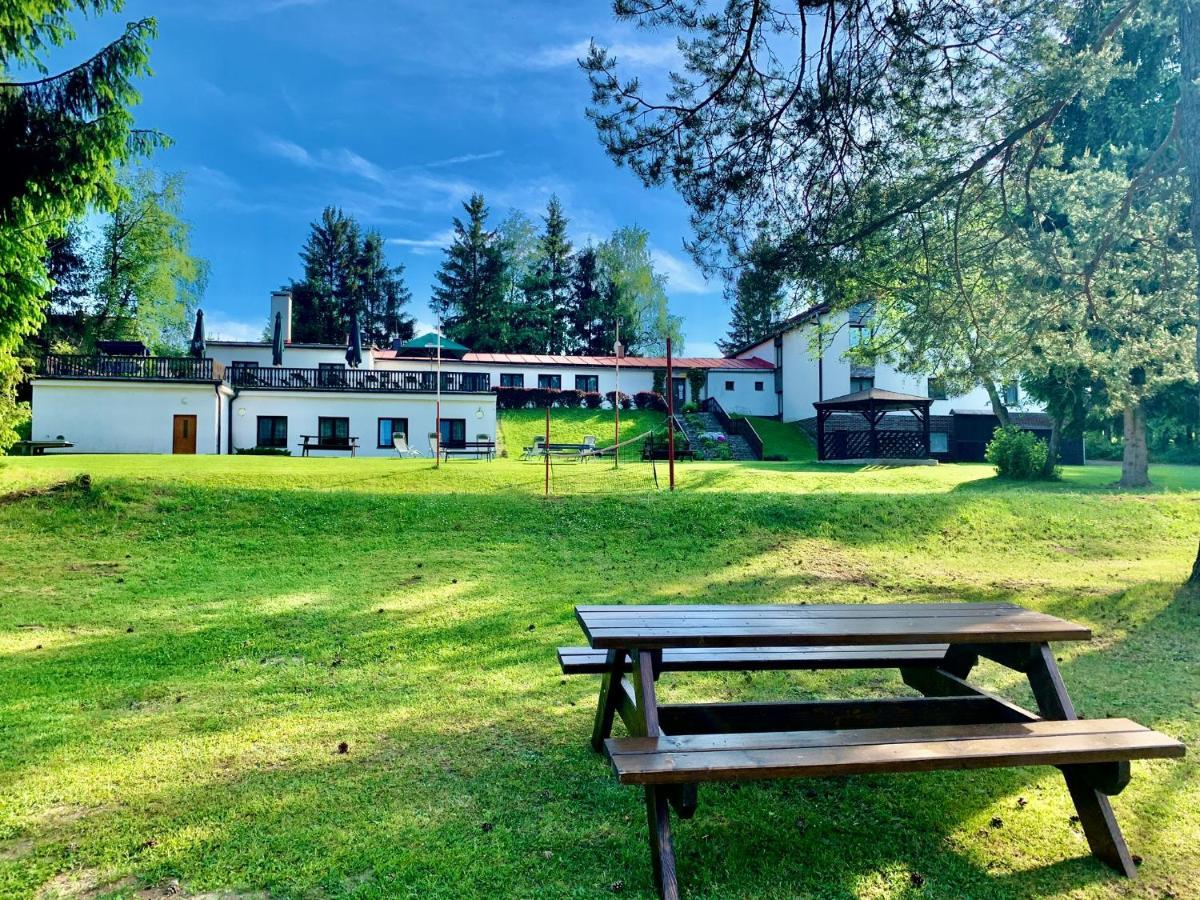Hotel A Penzion Pegas Vlachovice Luaran gambar