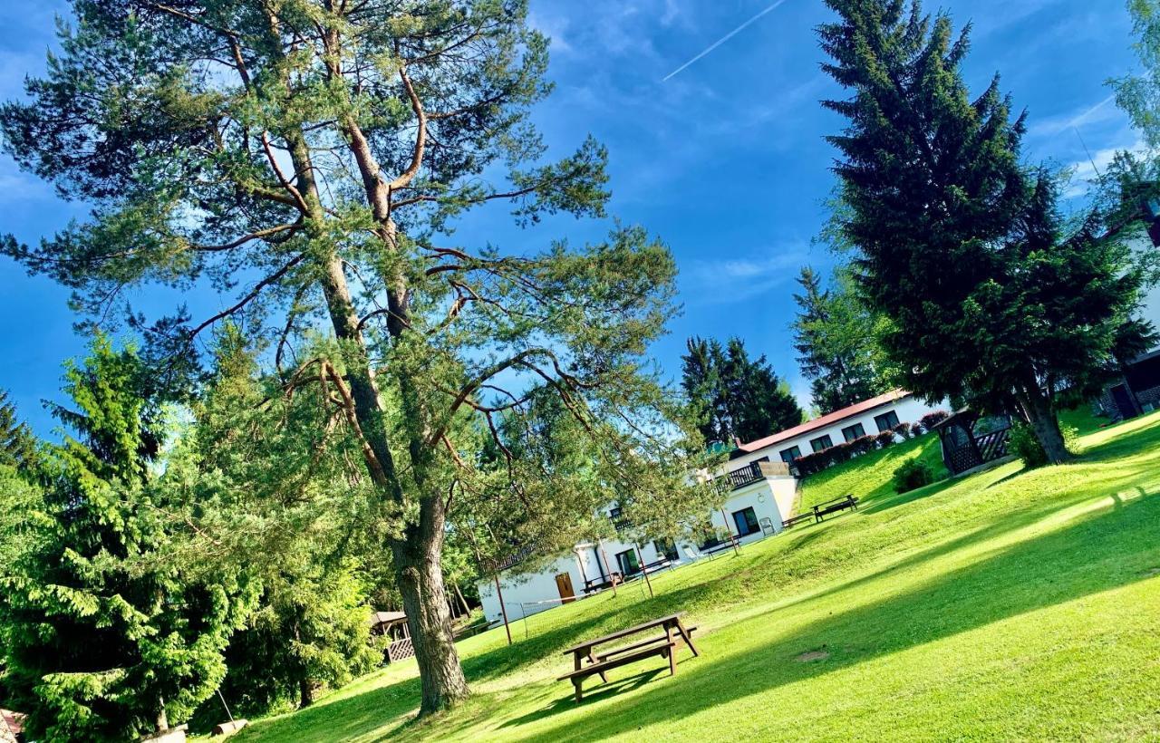 Hotel A Penzion Pegas Vlachovice Luaran gambar