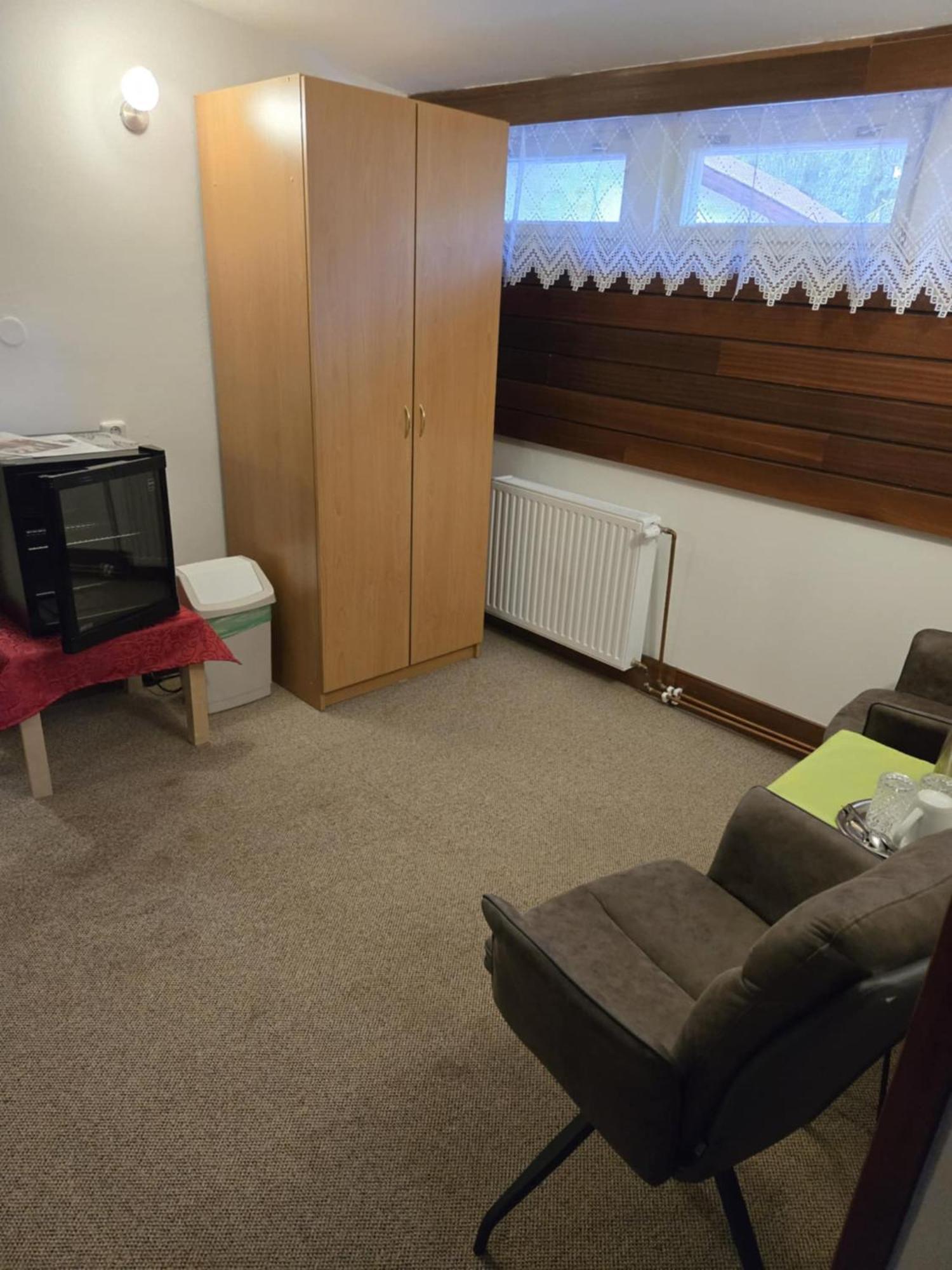 Hotel A Penzion Pegas Vlachovice Luaran gambar