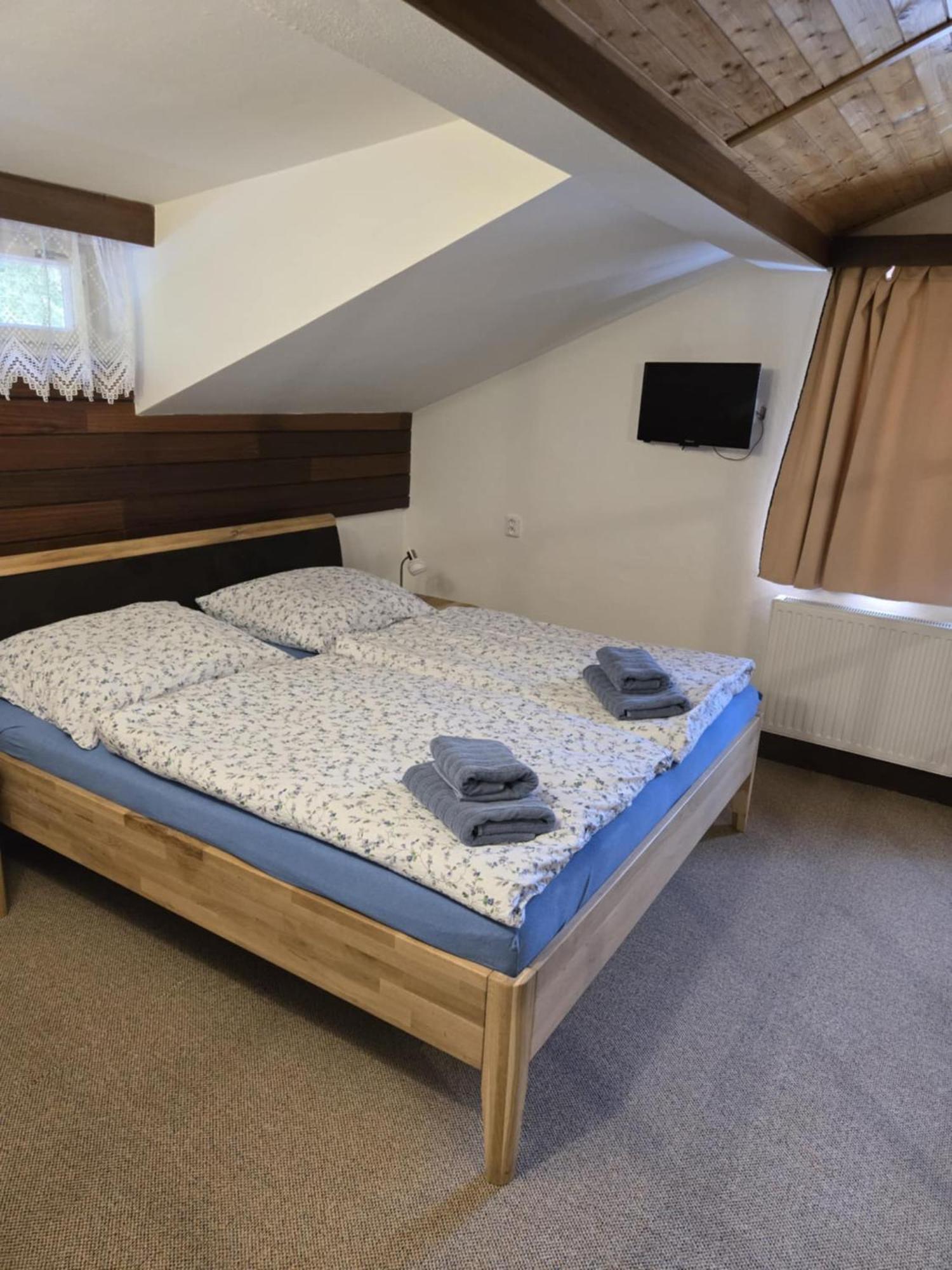Hotel A Penzion Pegas Vlachovice Luaran gambar